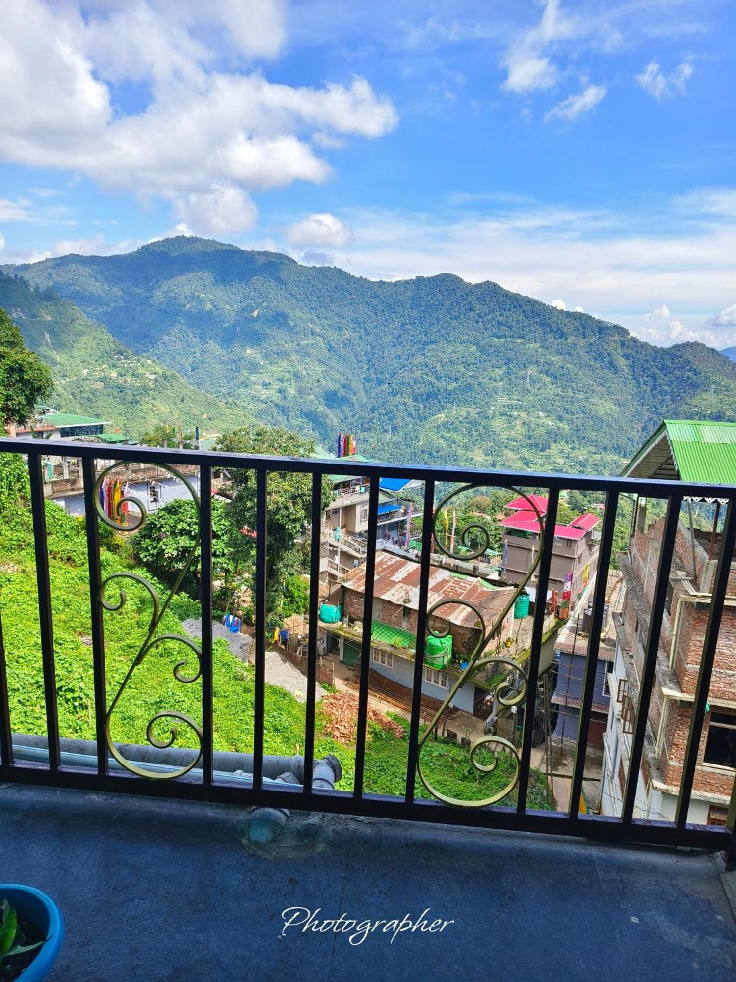 Sharthi Homestay And Lodging Namchi Exterior photo